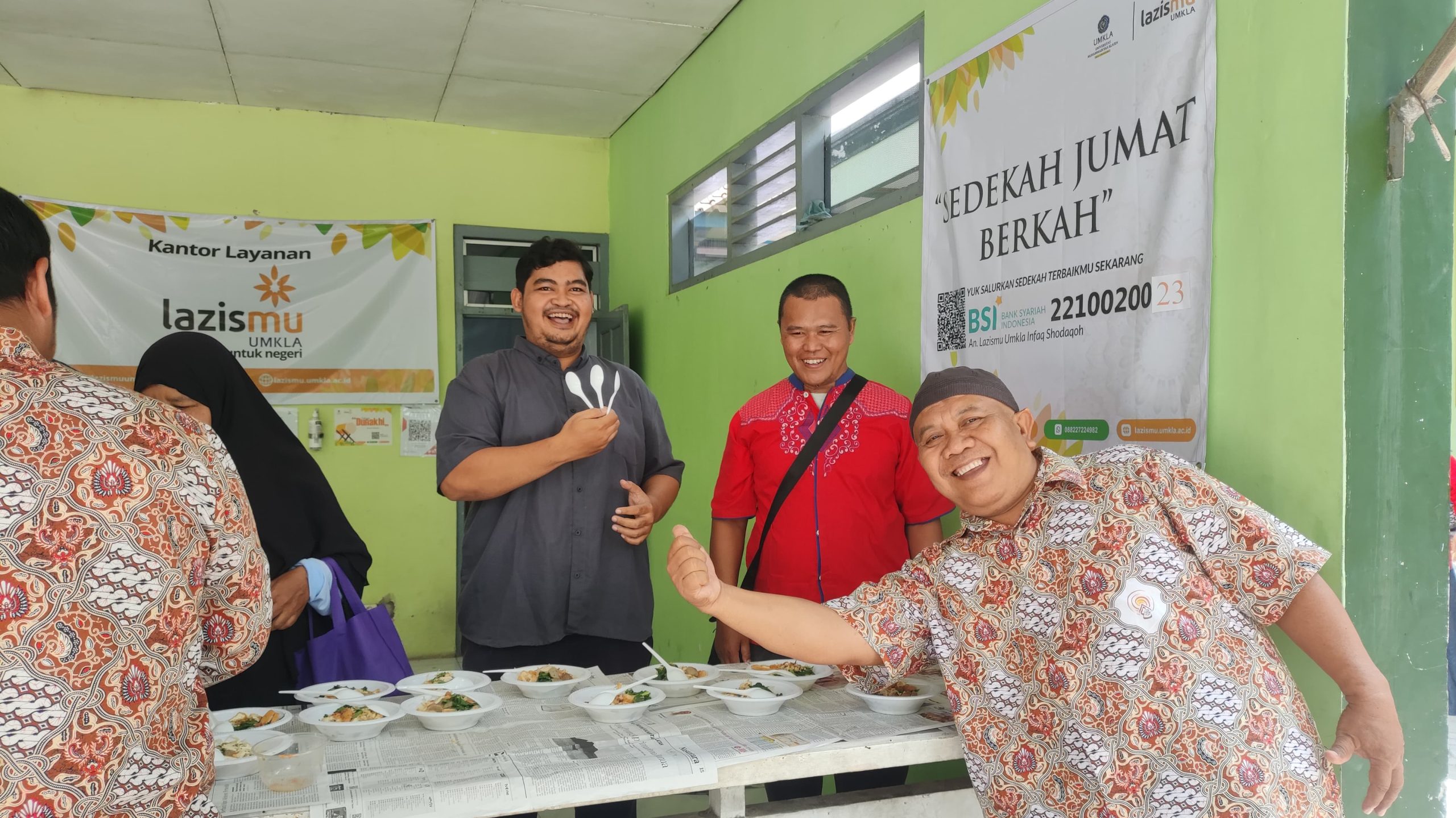 JUM’AT BERKAH MINGGU KE TIGA 18 OKTOBER 2024 OLEH DOSEN DAN KARYAWAN UMKLA  BERSAMA  LAZISMUUMKLA