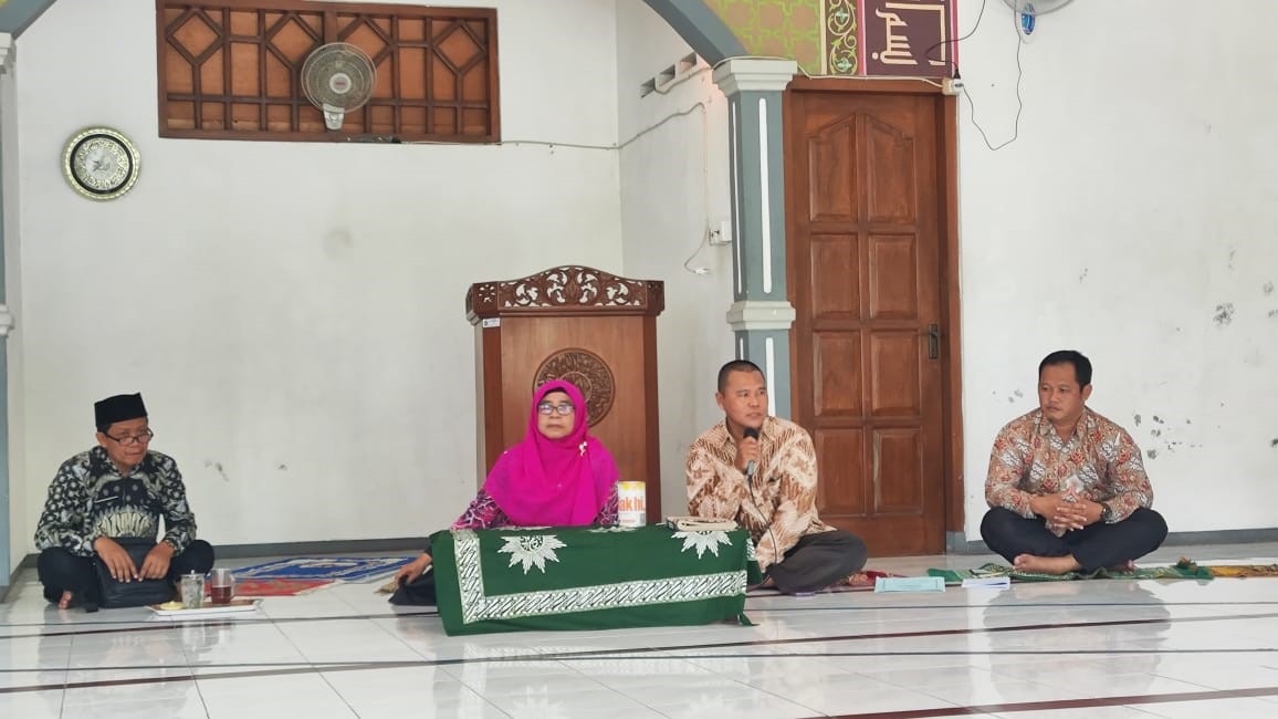 SOSIALISASI PROGRAM LAZISMUUMKLA “CELENGAN DUNAKHI, BEASISWA, JUM’AT BERKAH DLL” KEPADA DOSEN DAN KARYAWAN UMKLA